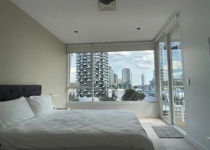 Docklands Luxury Penthouse Right Above The District Docklands